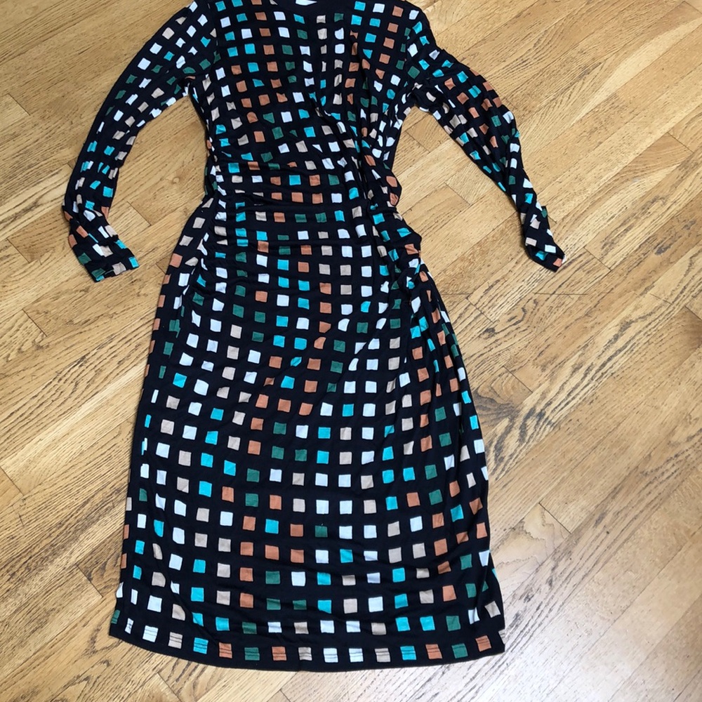 Hugo Boss women’s Esetta plaid long sleeve. Pit  to pit 14”.  Length 45”.